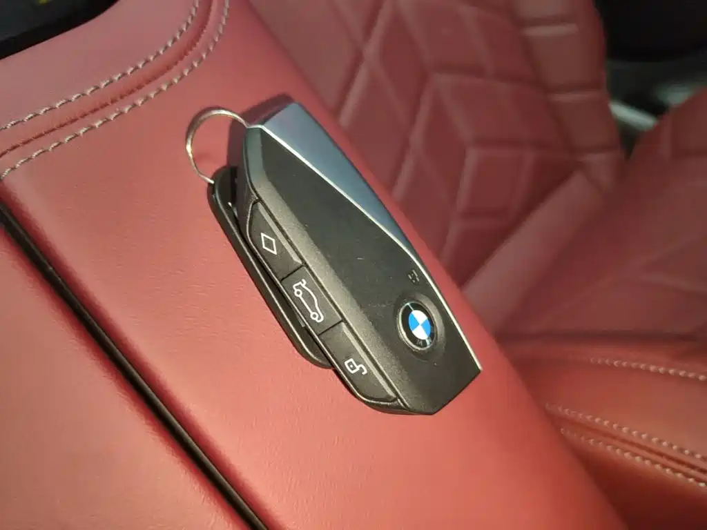 BMW 5 Series — миниатюра 9