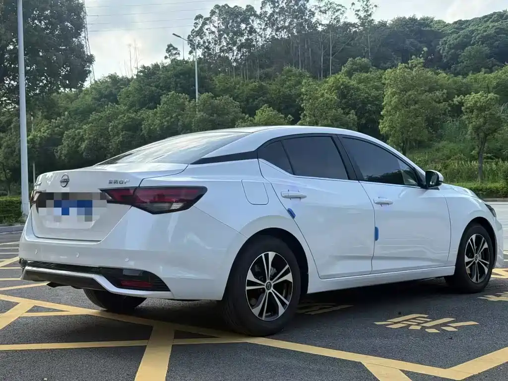 Nissan Sylphy — миниатюра 7