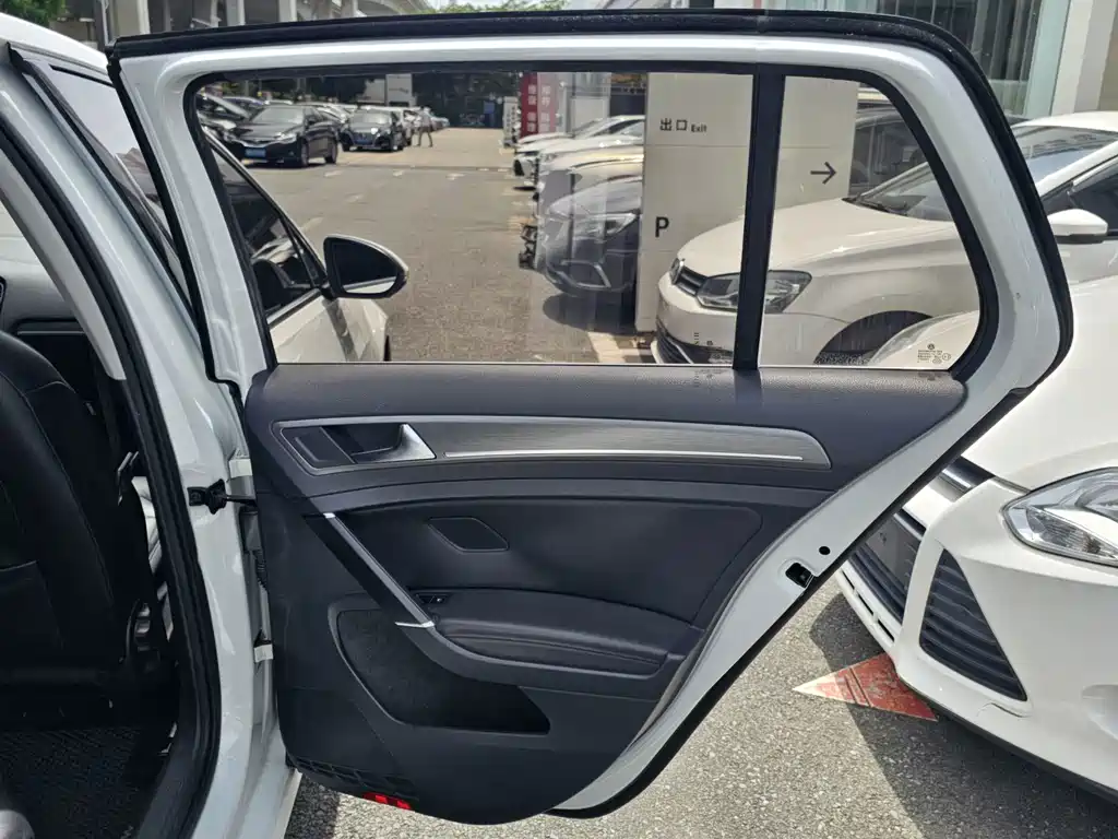 Volkswagen Golf — миниатюра 19