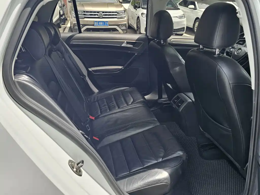 Volkswagen Golf — миниатюра 20