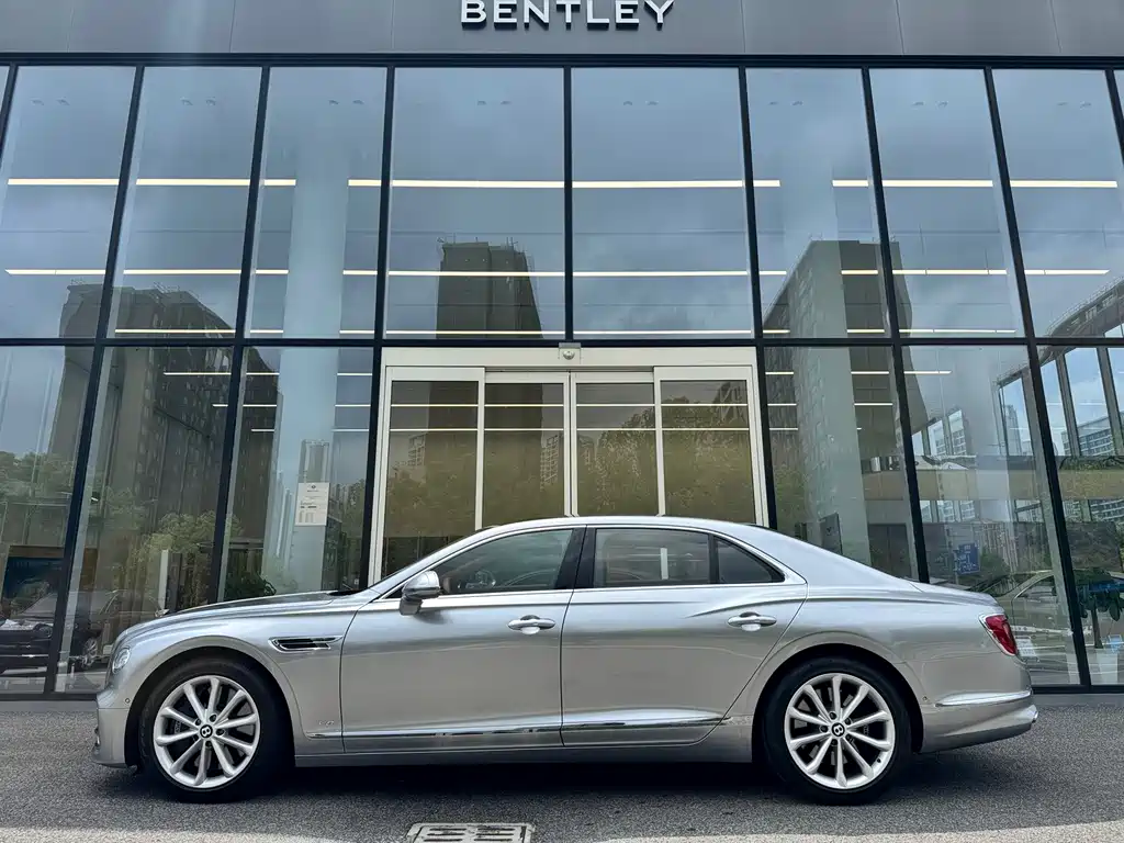 Bentley Flying Spur — миниатюра 4