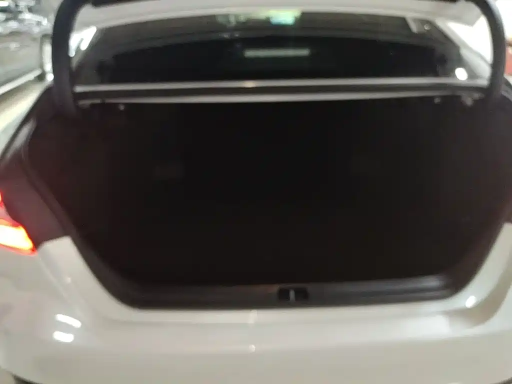 Toyota Camry — миниатюра 19