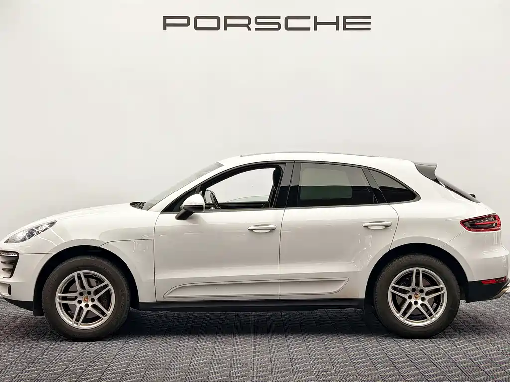 Porsche Macan — миниатюра 4