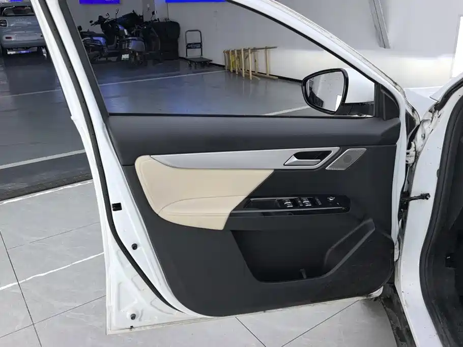 XPeng G3 — миниатюра 7