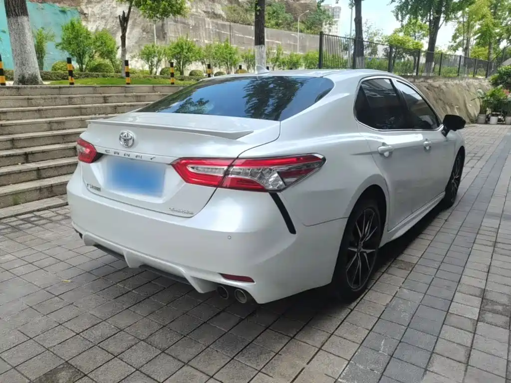 Toyota Camry — миниатюра 7