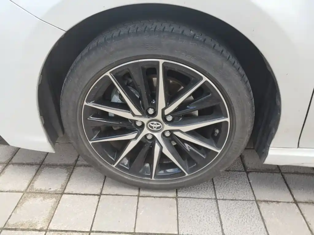 Toyota Camry — миниатюра 23