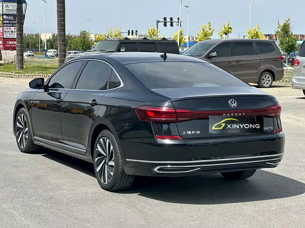 Volkswagen Passat 2021 330TSI Luxury