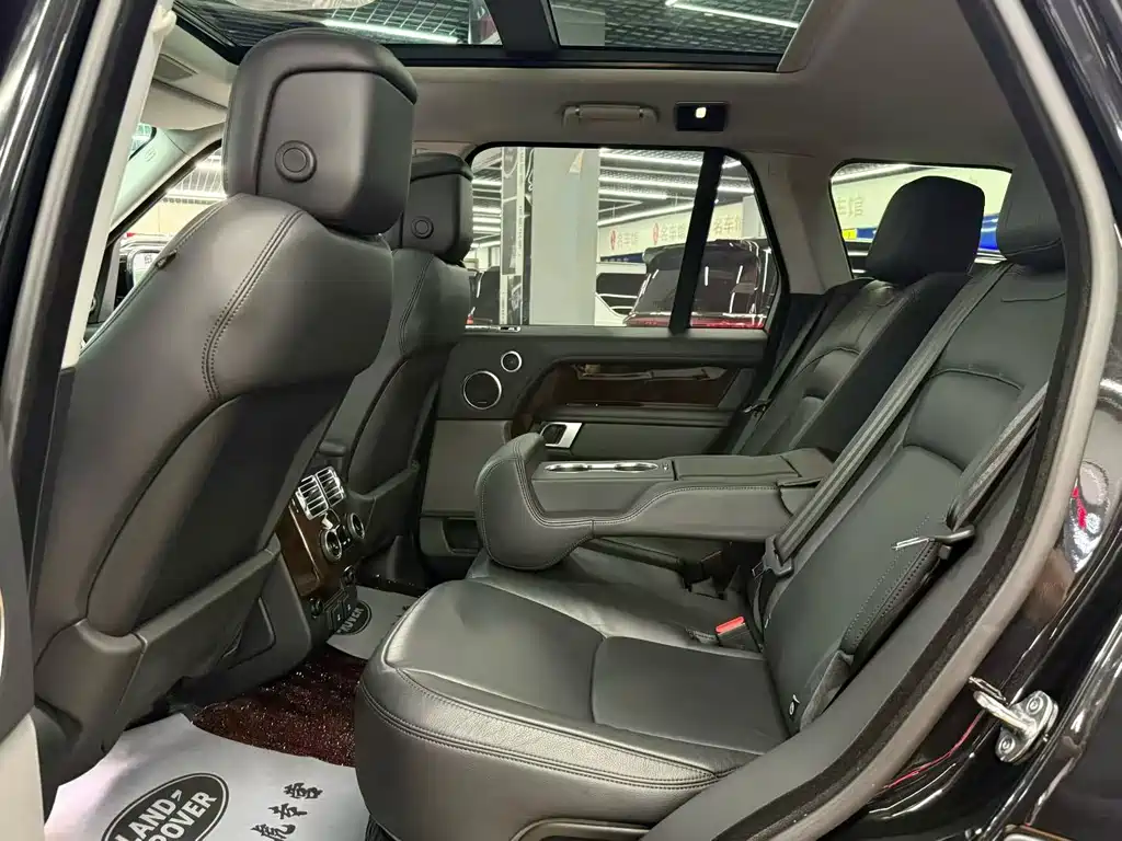 Land Rover Range Rover — миниатюра 6