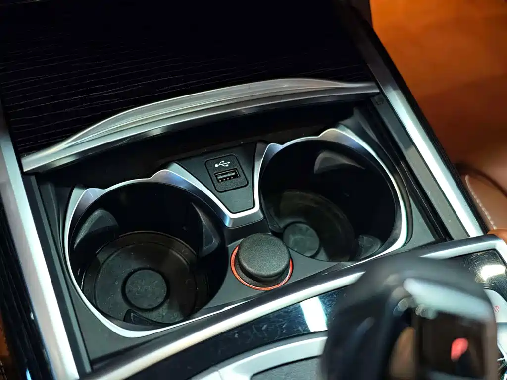 BMW 7 Series — миниатюра 21