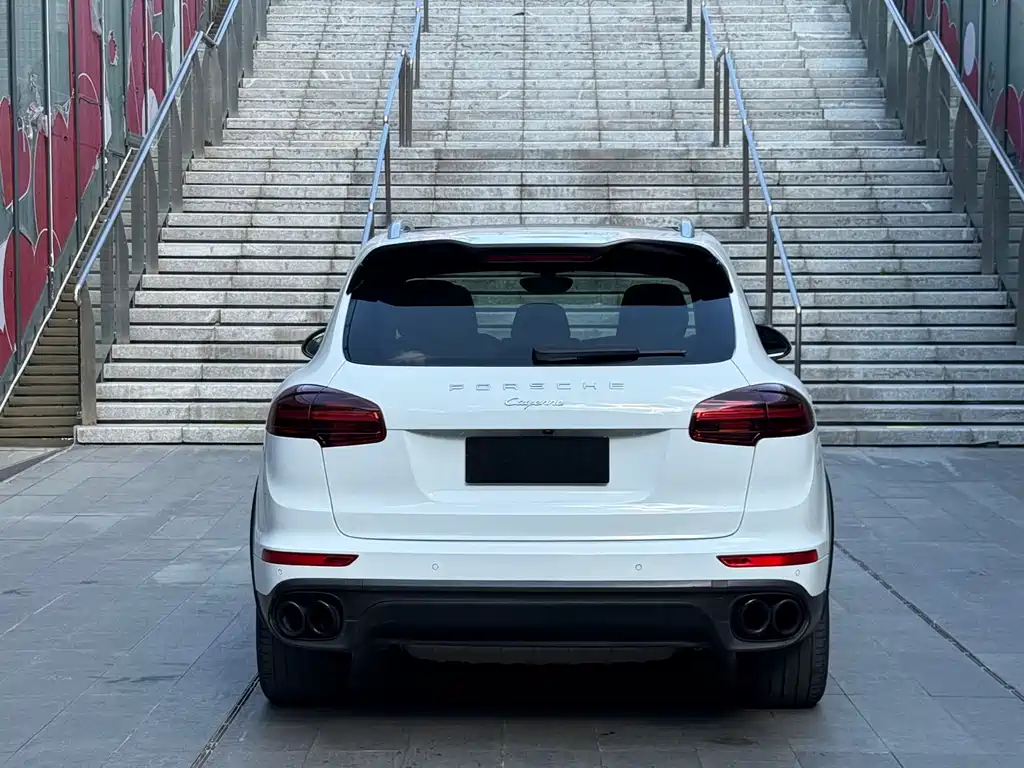 Porsche Cayenne — миниатюра 5