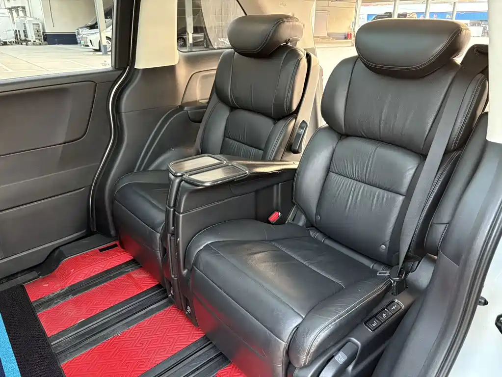 Honda Elysion — миниатюра 12