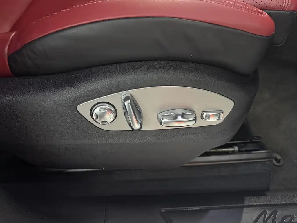 Porsche Macan — миниатюра 11