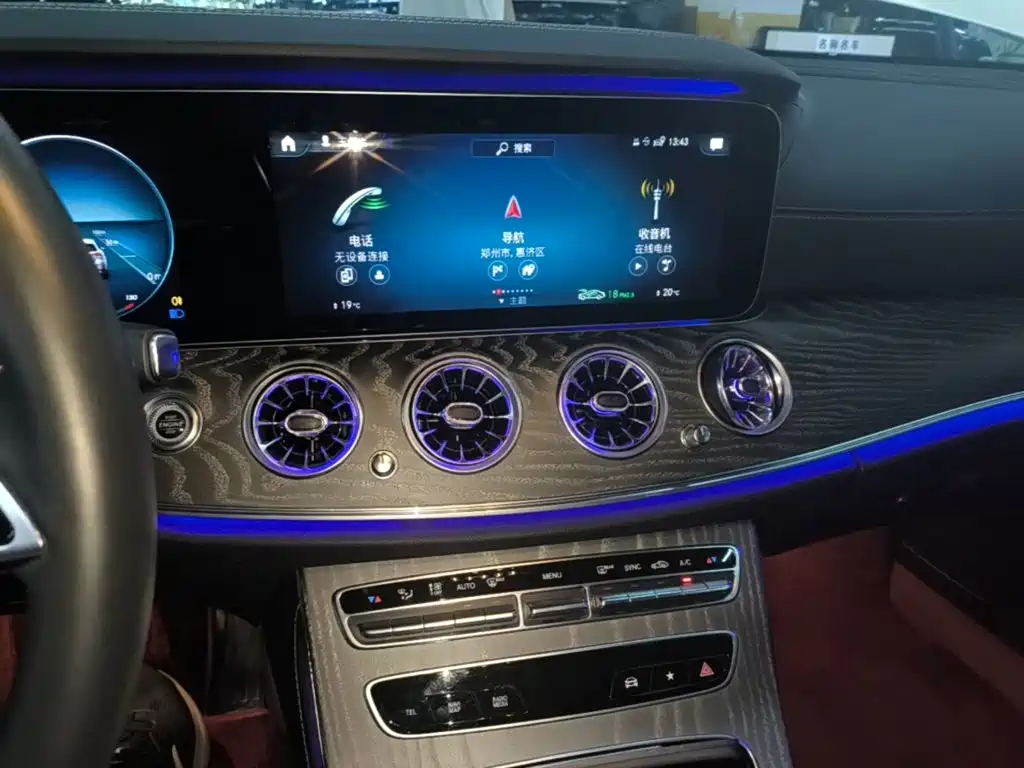 Mercedes-Benz E-Class — миниатюра 13