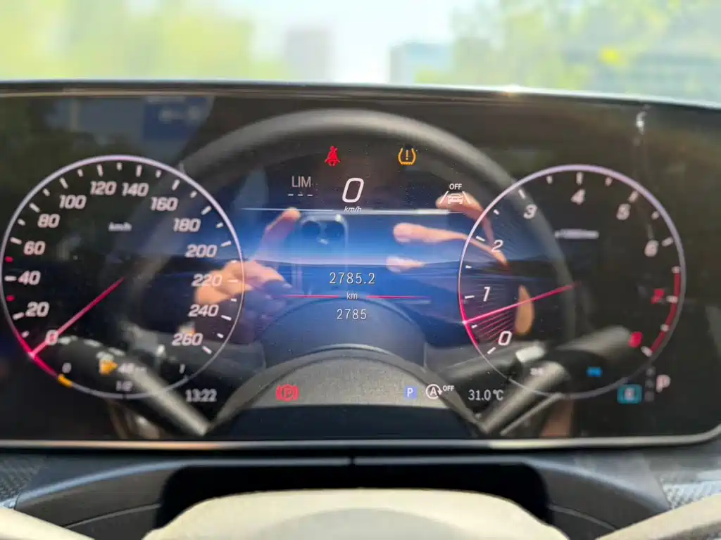 Mercedes-Benz C-Class — миниатюра 6