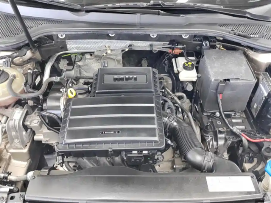 Volkswagen Golf 2015 1.6L AT Fashion