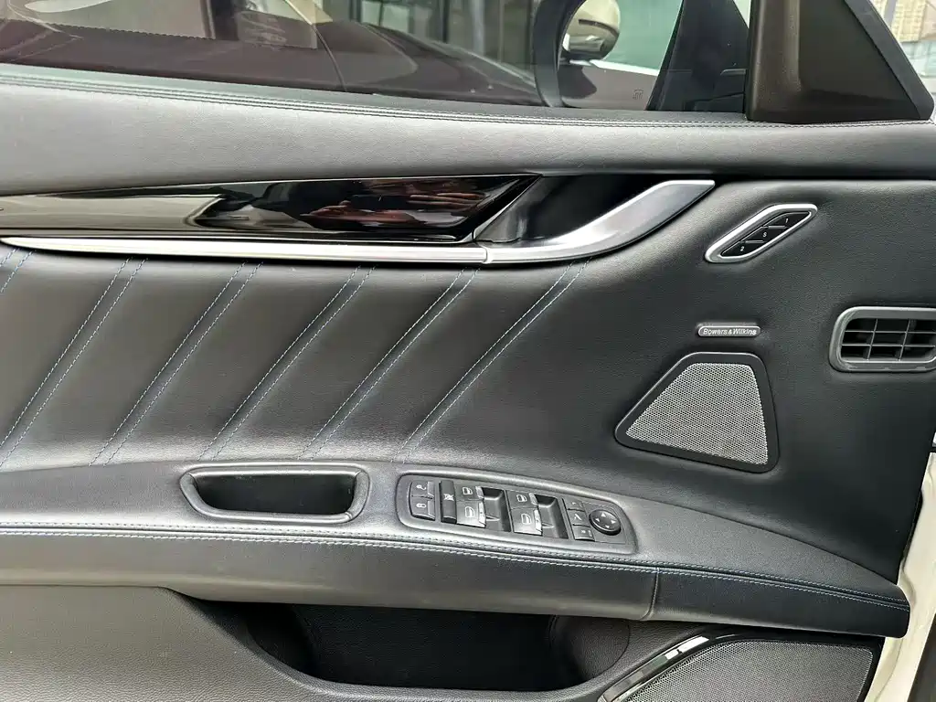 Maserati Ghibli — миниатюра 6