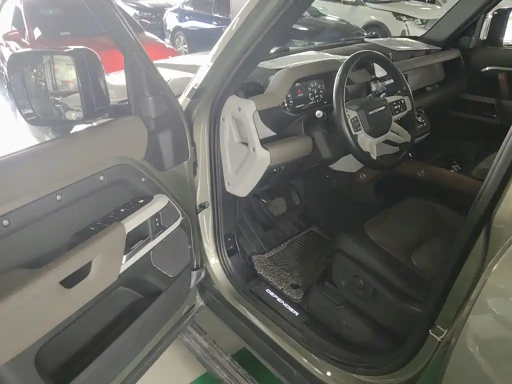 Land Rover Defender — миниатюра 16