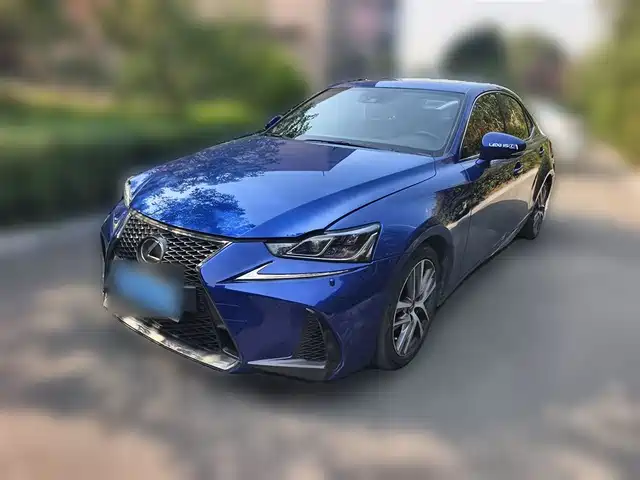 LEXUS IS 2018