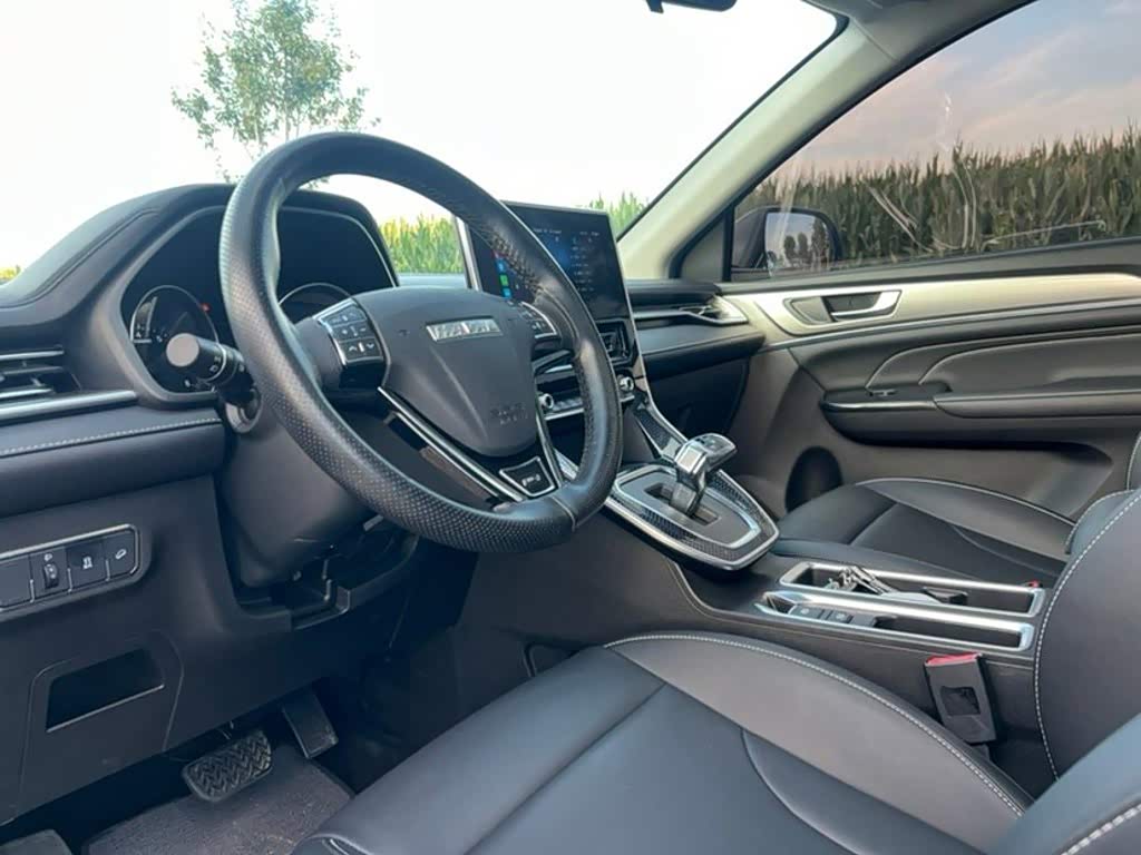 Haval Haval M6 1.5 л 2023 г. Белый, пробег 23000 км