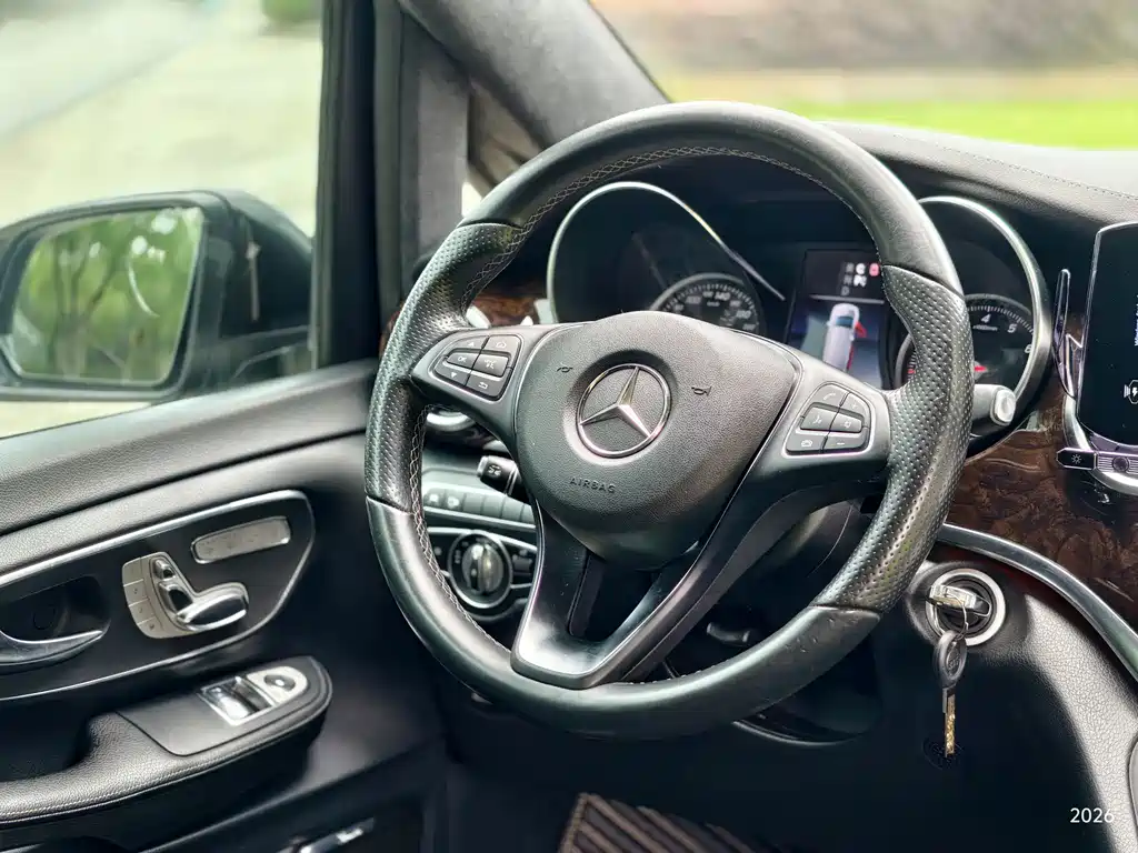Mercedes-Benz V-Class — миниатюра 13