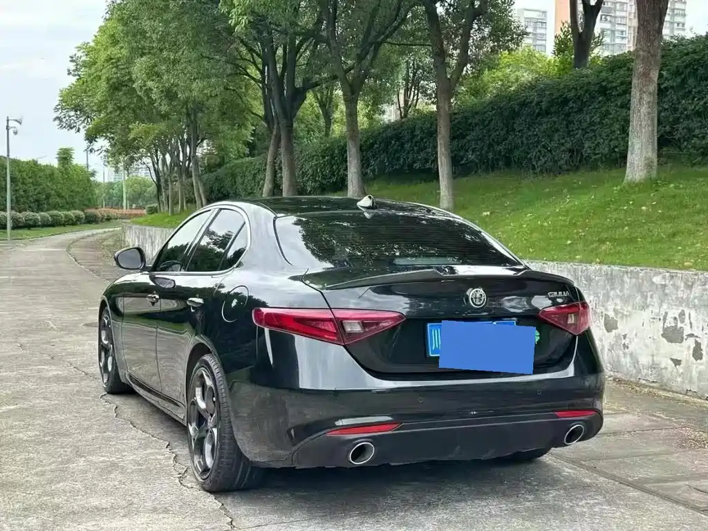 Alfa Romeo Giulia 2020 2.0T 280HP Luxury