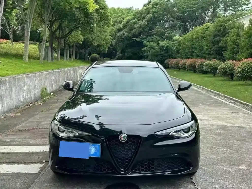 Alfa Romeo Giulia 2020 2.0T 280HP Luxury