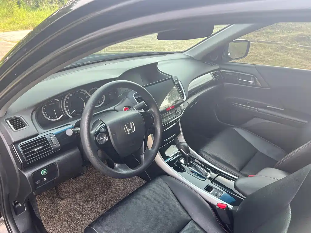 Honda Accord — миниатюра 9