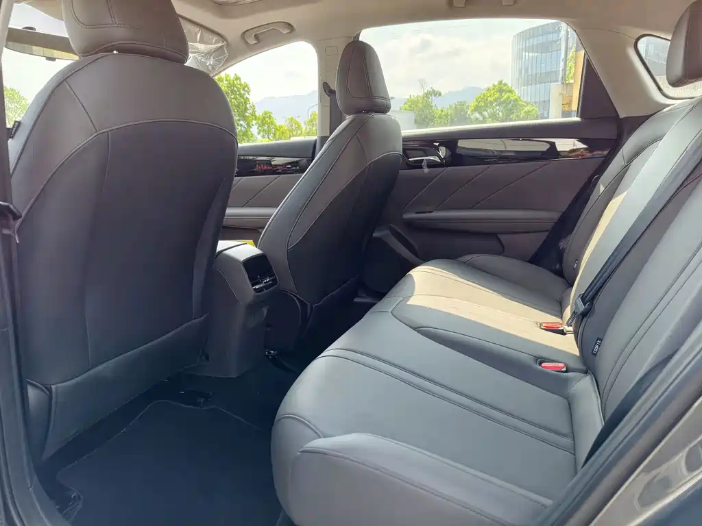 Roewe i6 — миниатюра 8