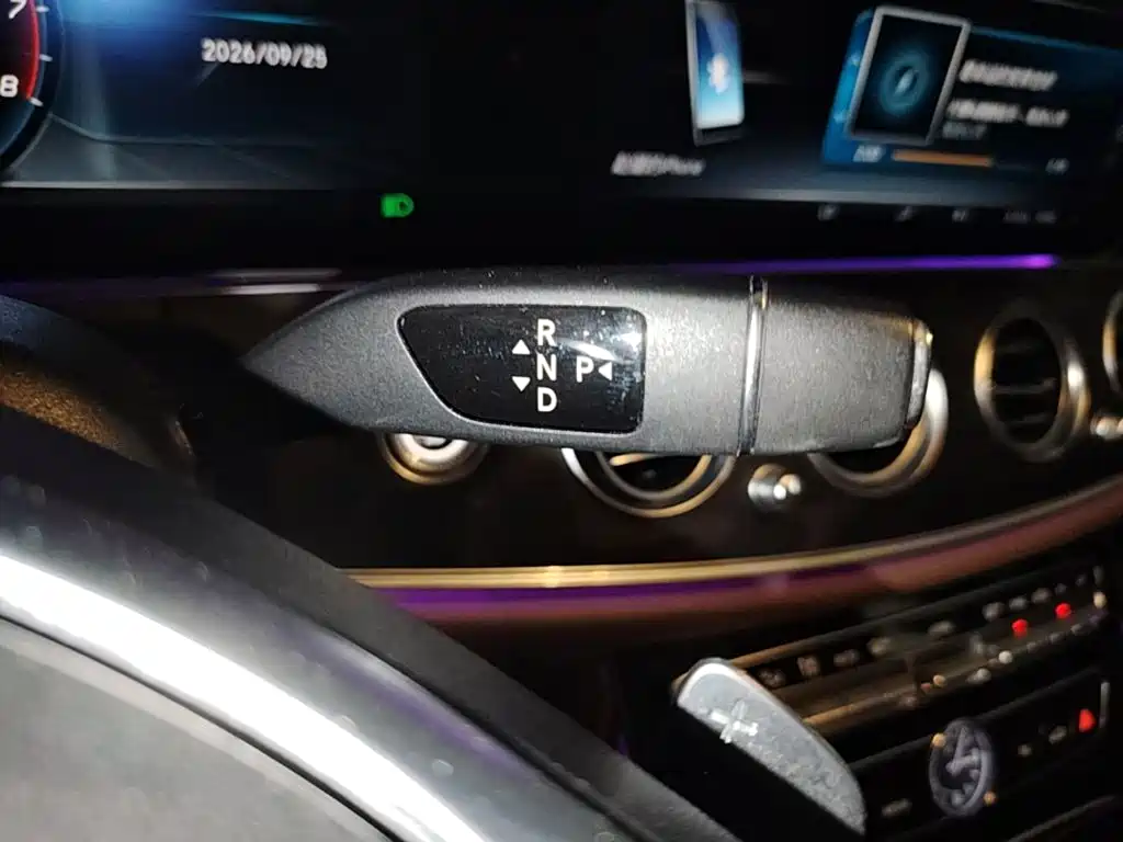 Mercedes-Benz E-Class — миниатюра 14