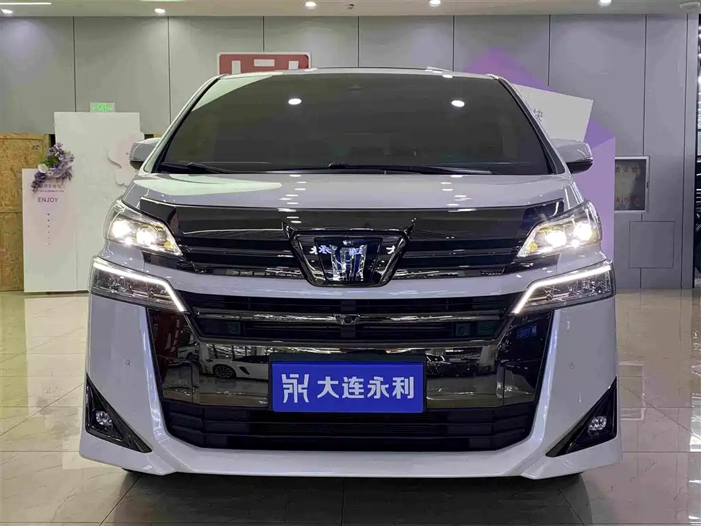 Toyota Vellfire — миниатюра 2