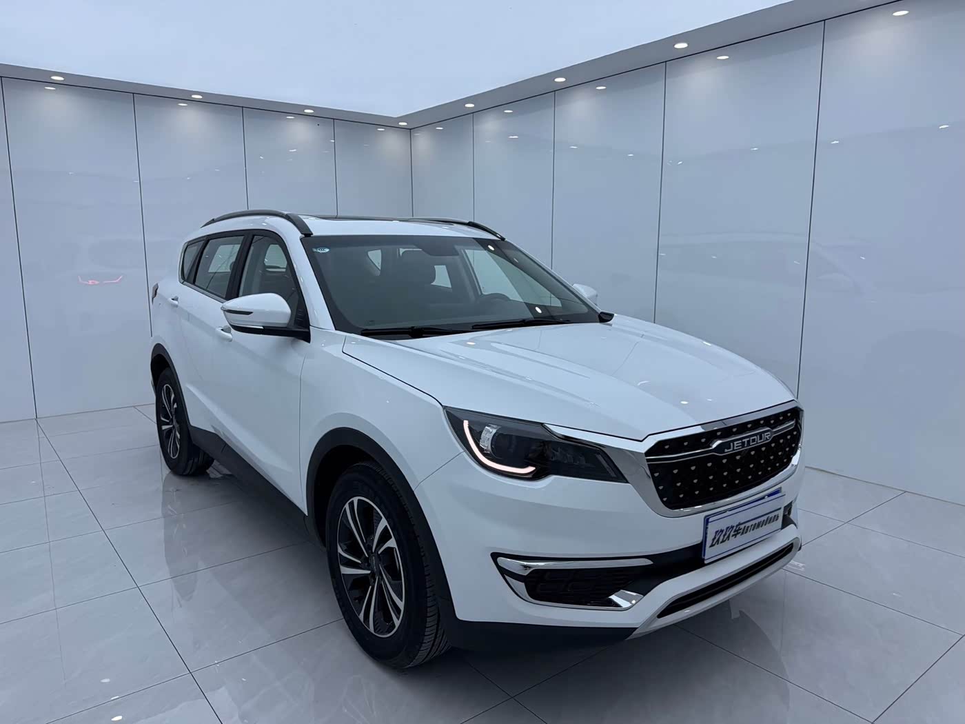 Jetour Jetour X70 1.5 л 2026 г. Белый, пробег 4000 км