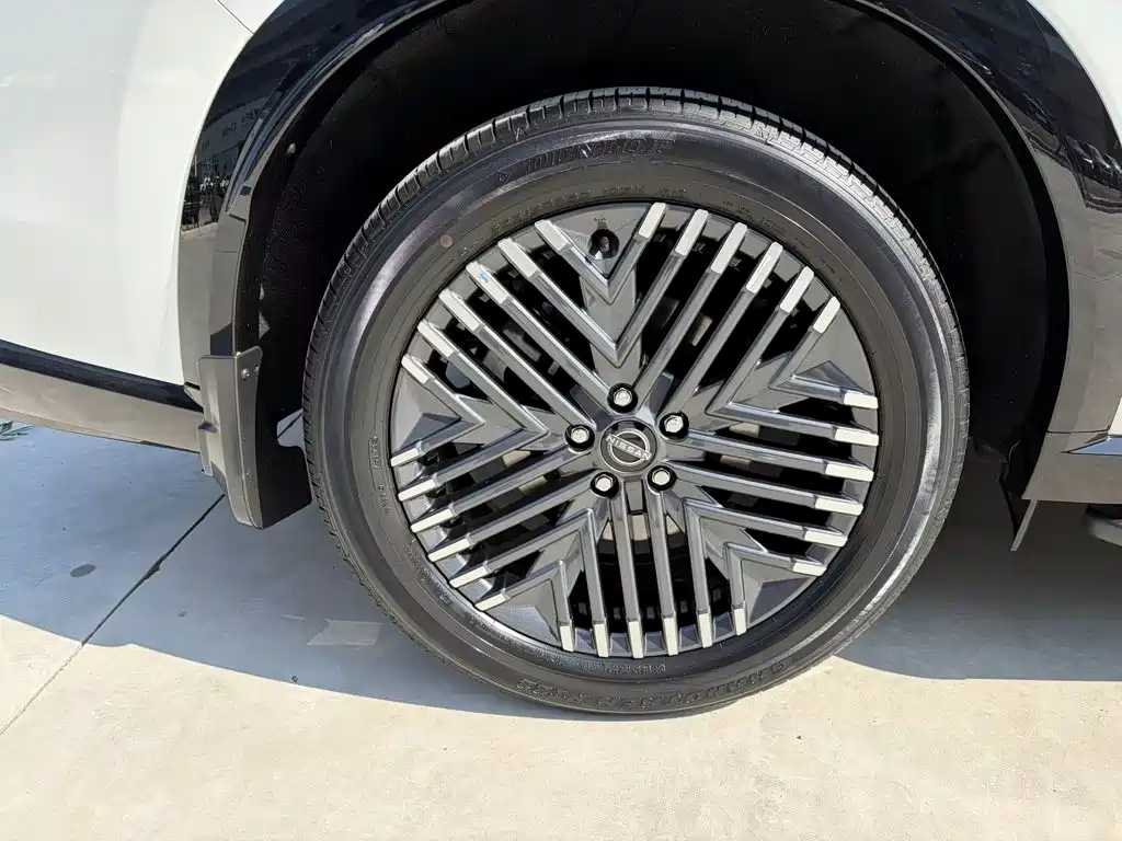 Nissan Teramont — миниатюра 16