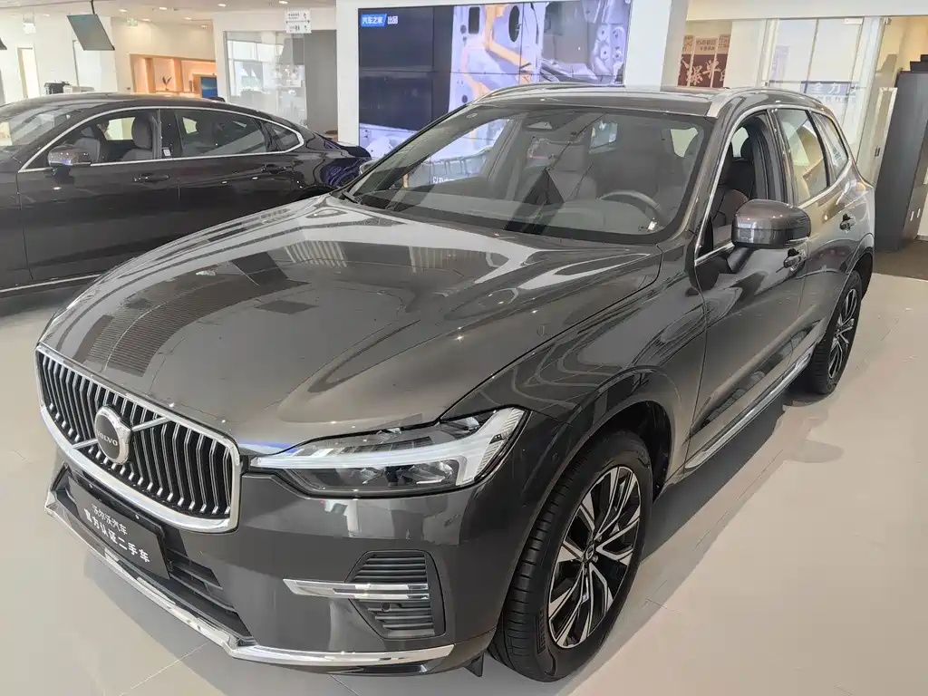 2025 Volvo XC60 - zdjęcie 1 z 13