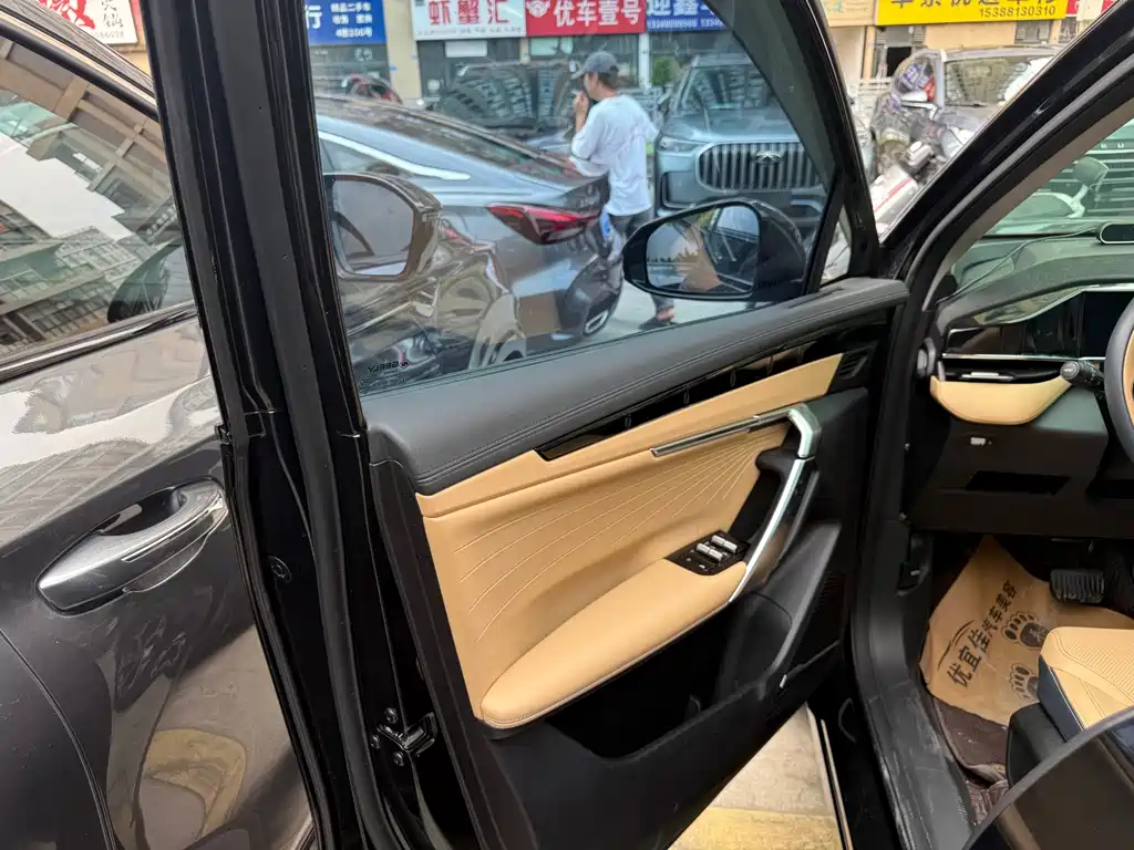 Geely Boyue L — миниатюра 5