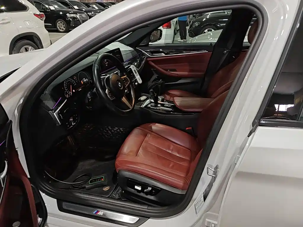 BMW 5 Series — миниатюра 16