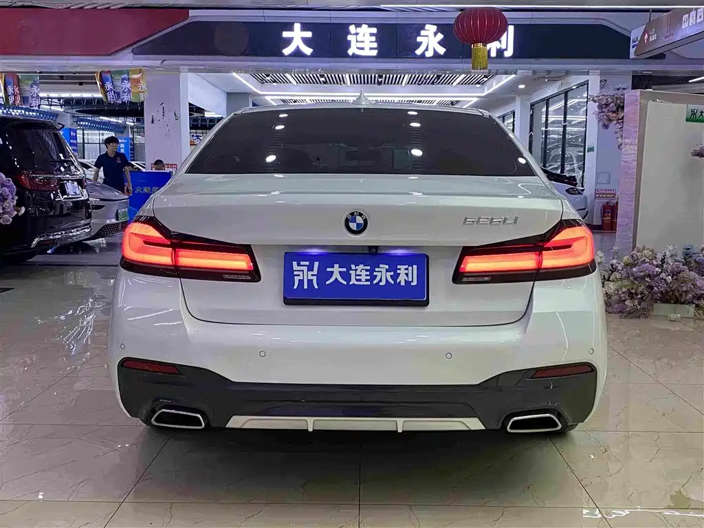 BMW 5 Series — миниатюра 16