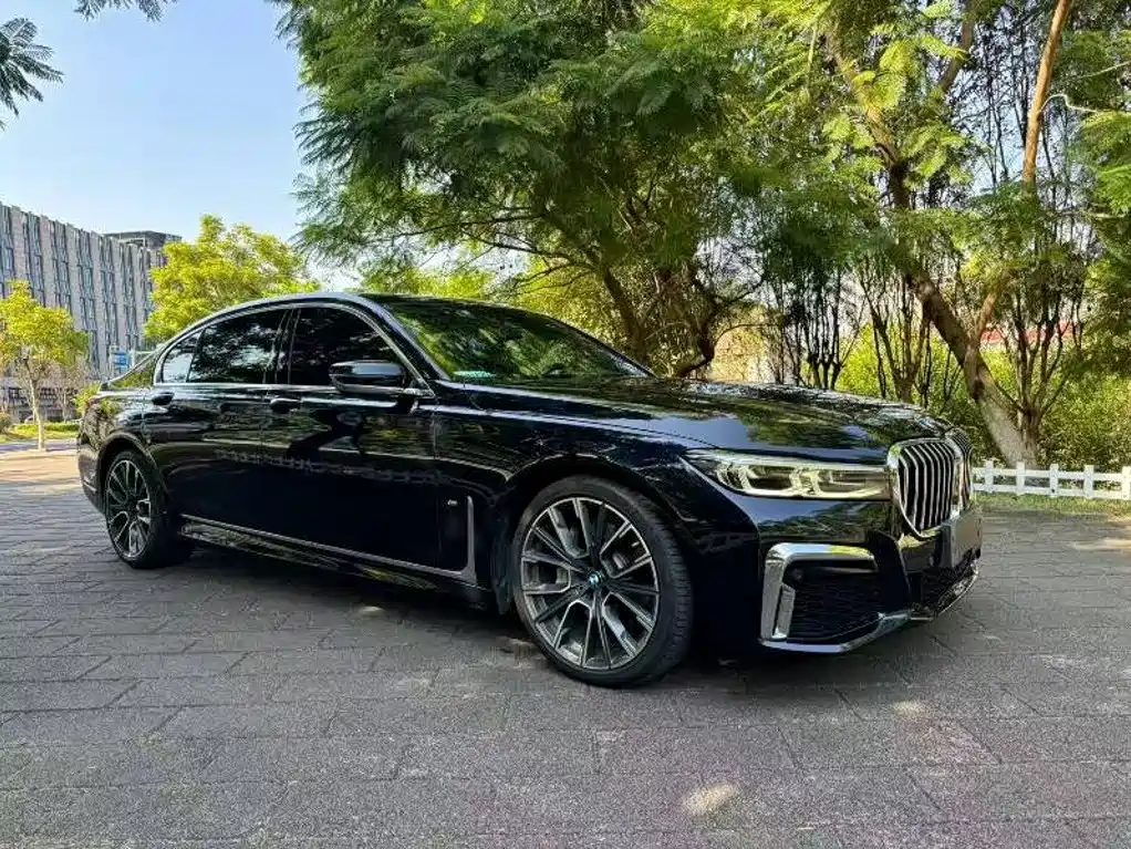 BMW 7 Series — миниатюра 3