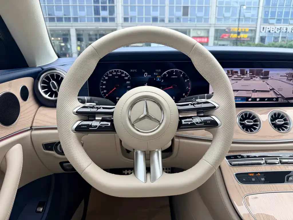 Mercedes-Benz E-Class (Import) — миниатюра 17