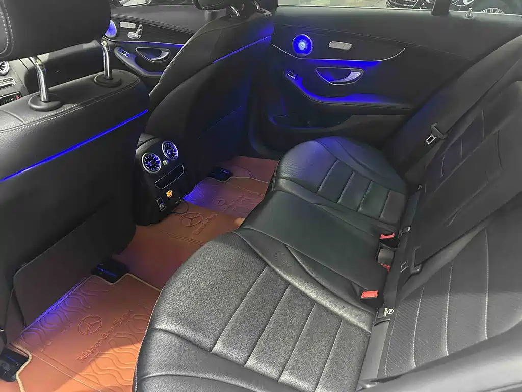 Mercedes-Benz C-Class — миниатюра 5