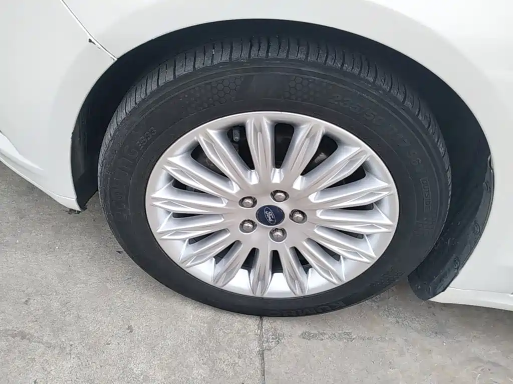 Ford Mondeo — миниатюра 23