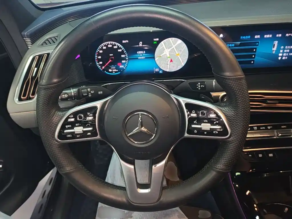 Mercedes-Benz EQC — миниатюра 11