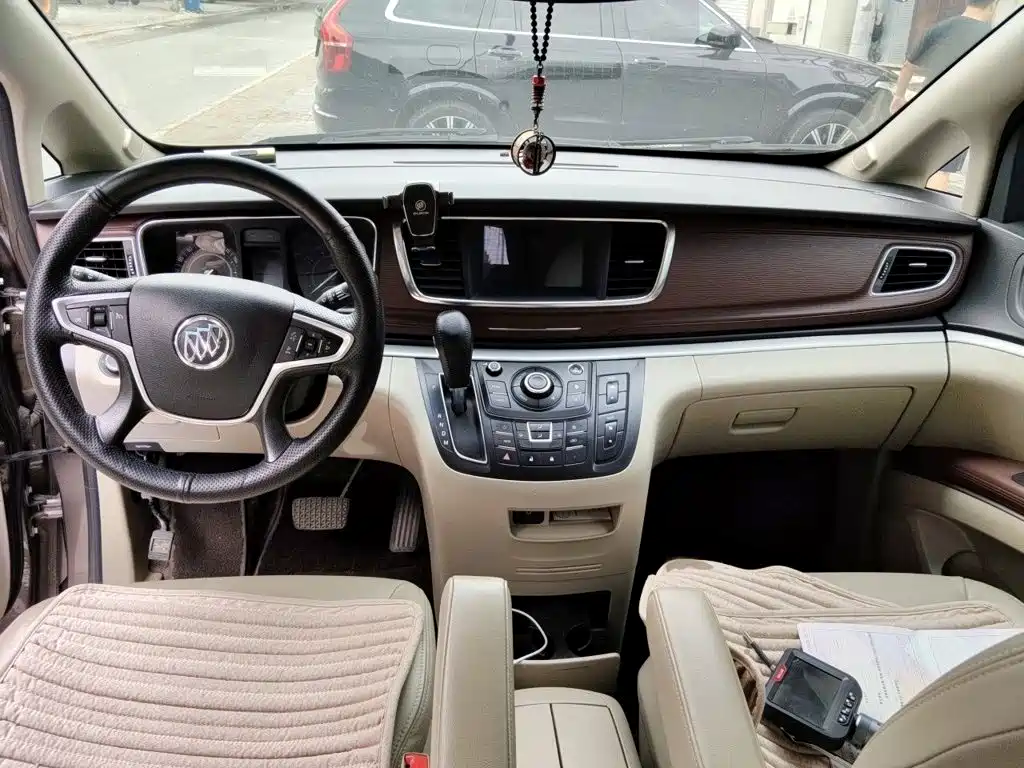 Buick GL8 — миниатюра 13