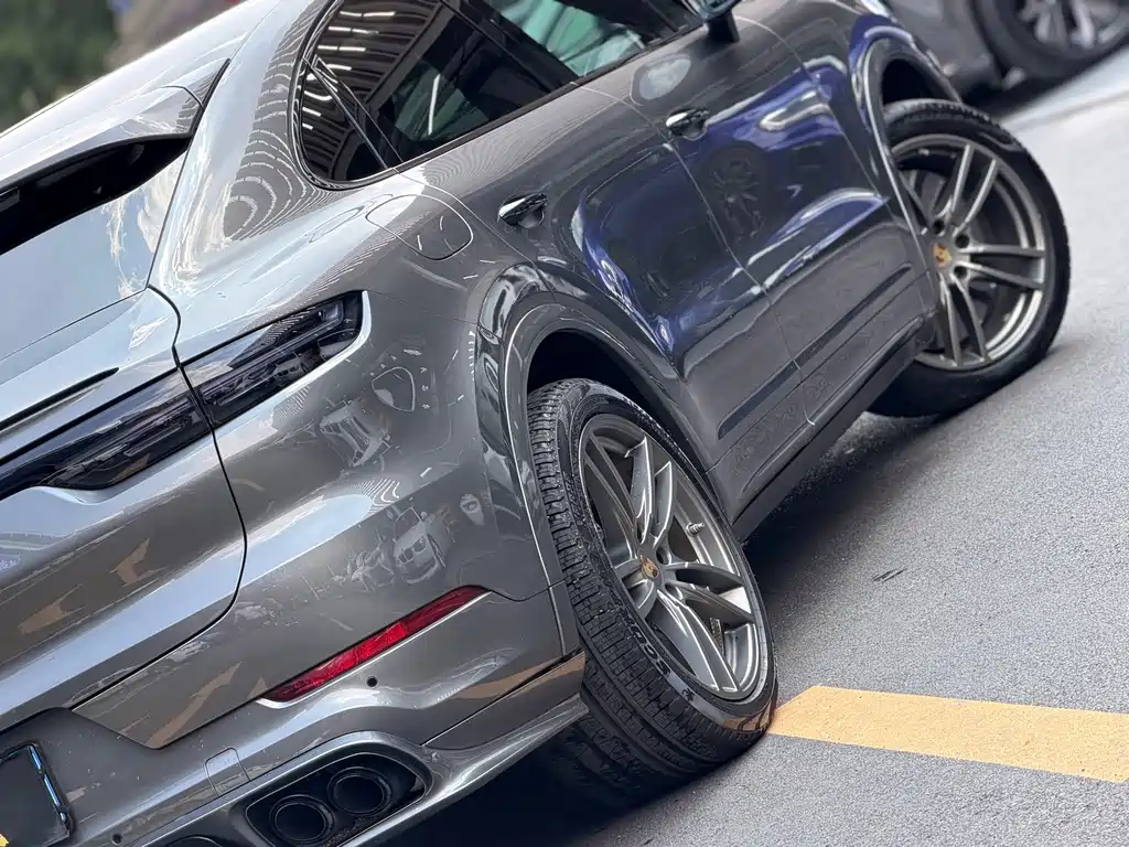 Porsche Cayenne — миниатюра 6