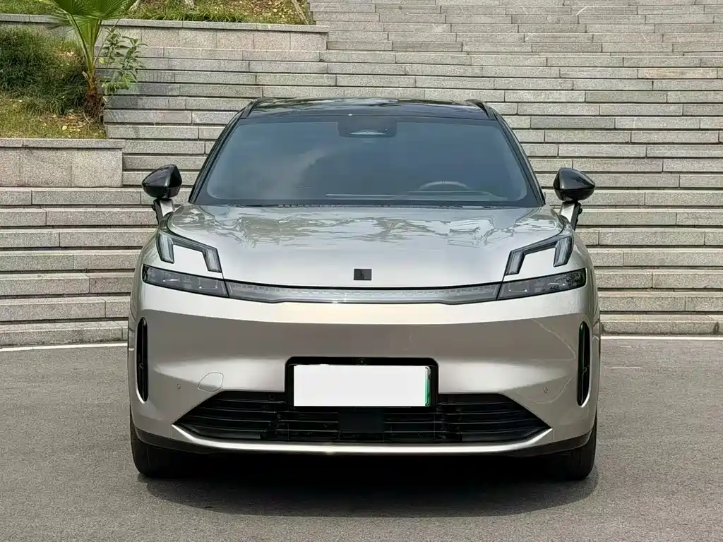 Lynk & Co 08 EM-P — миниатюра 2