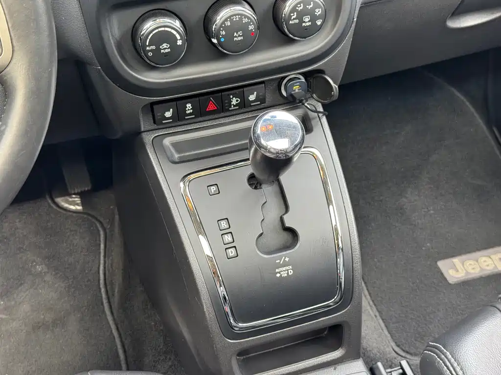 Jeep Compass (Import) — миниатюра 21