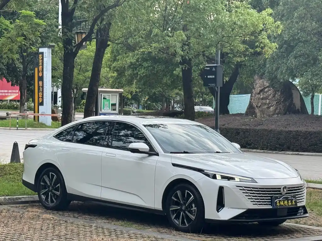 Changan Yida — миниатюра 3