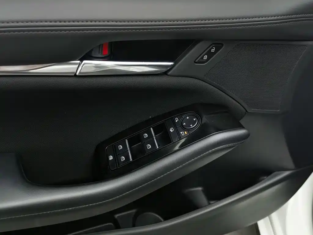 Mazda 3 Axela — миниатюра 9