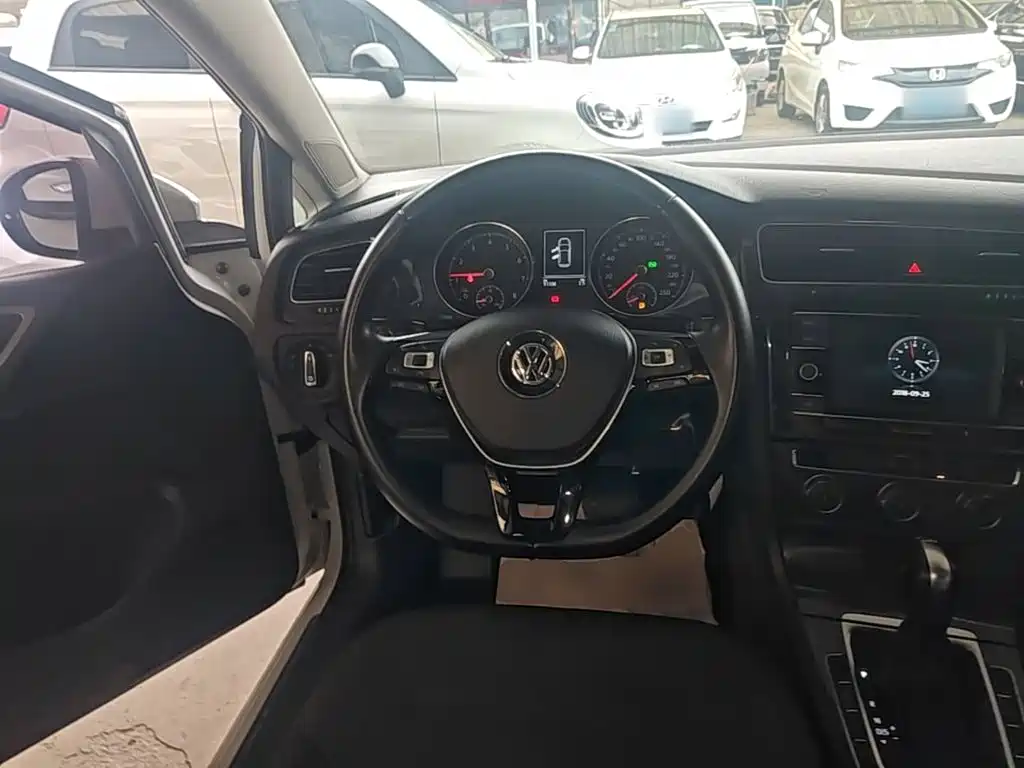 Volkswagen Golf — миниатюра 11