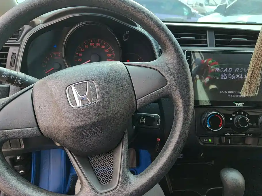 Honda Fit — миниатюра 12