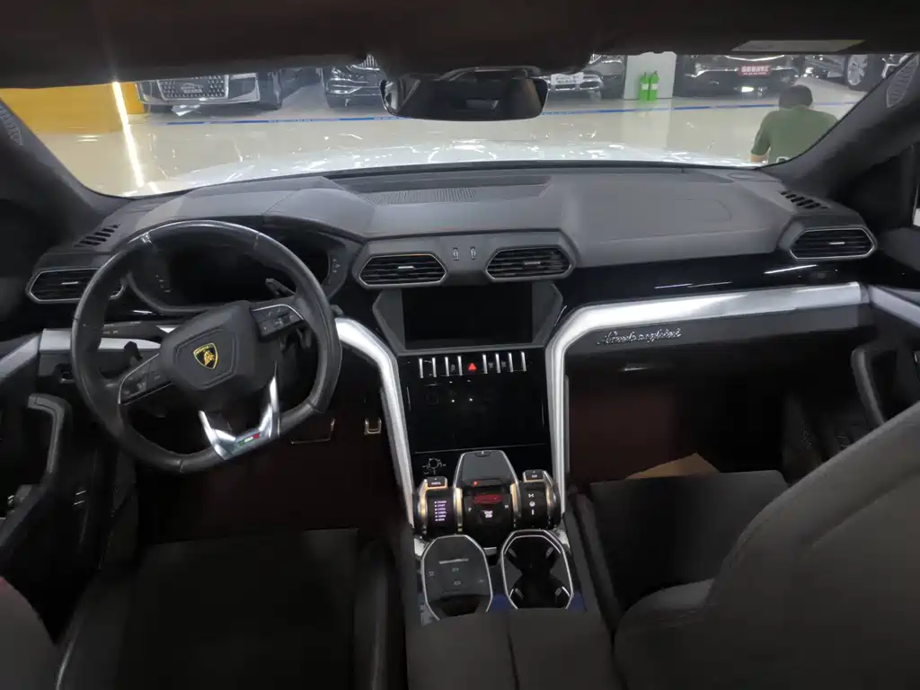 Lamborghini Urus 2018 4.0T V8